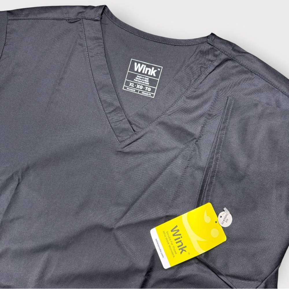 Wink Women’s XL Classic Fit Scrub Top Black NWT Polyester‎ Cotton Blend